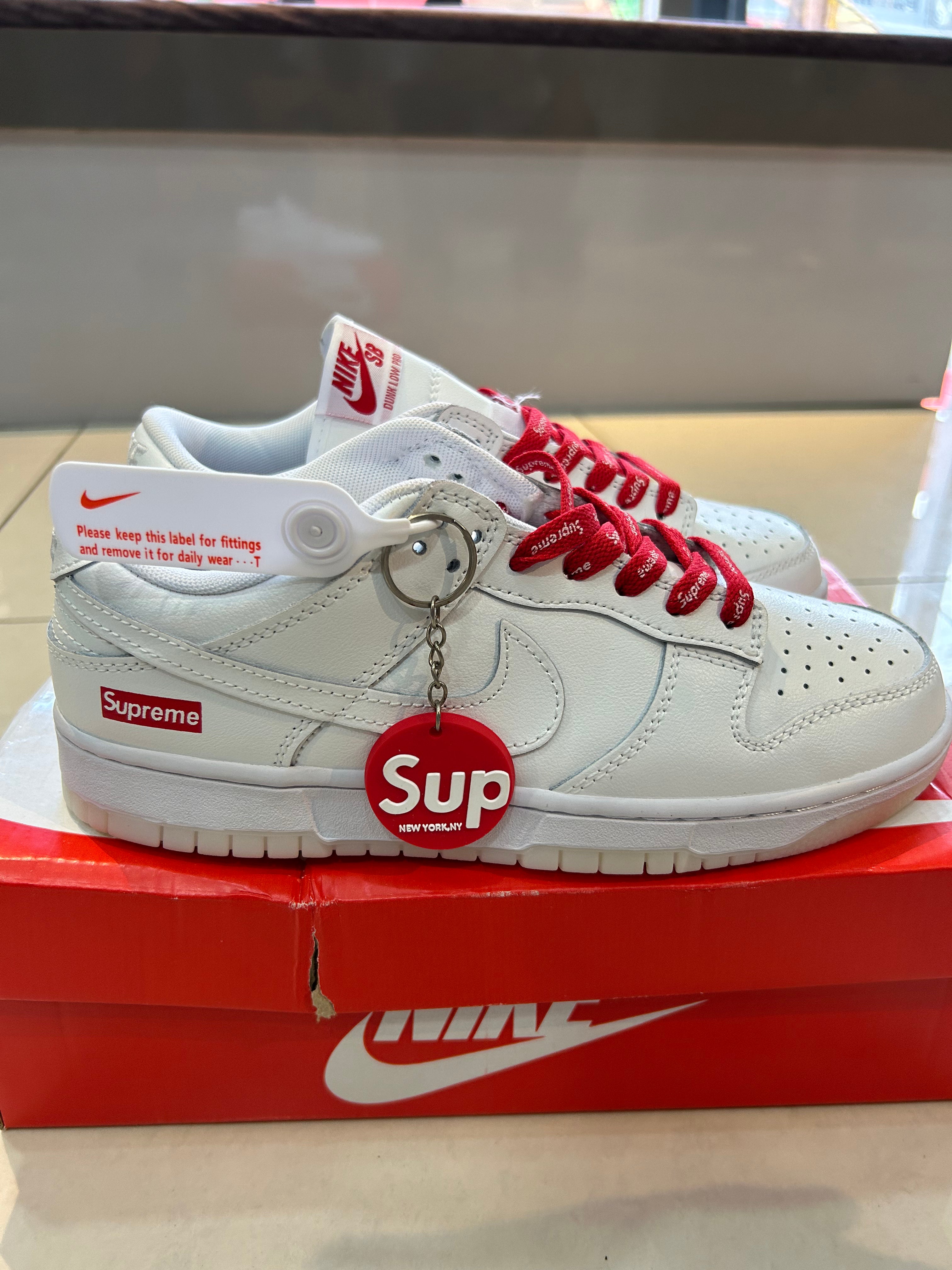 Nike sb dunk supreme – Rollin Kicks