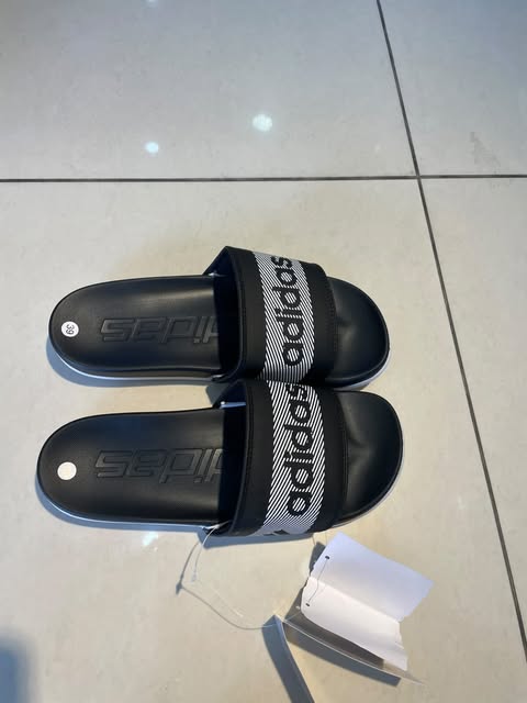 Adidas slides Black (adidas)