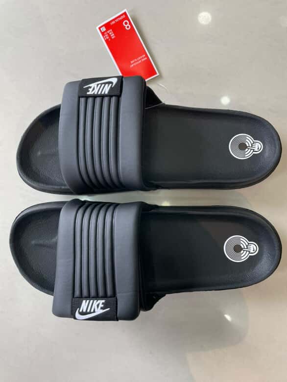Nike slides New Black