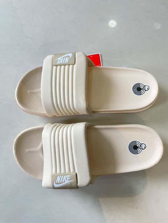 NIKE SLIDES NEW OFFWHITE CREAM
